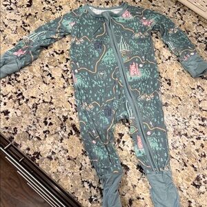 Little Crowns and Capes